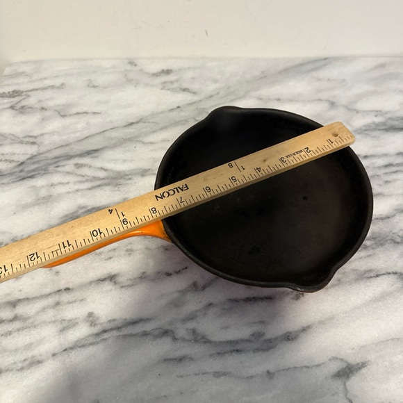 Le Creuset Cast Iron Skillet flame Orange - Picture 10 of 13